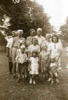1948schwienpaulfamily.jpg (188197 bytes)