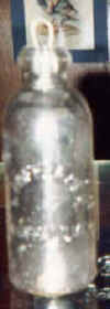 hoffbauerbottle.jpg (19980 bytes)